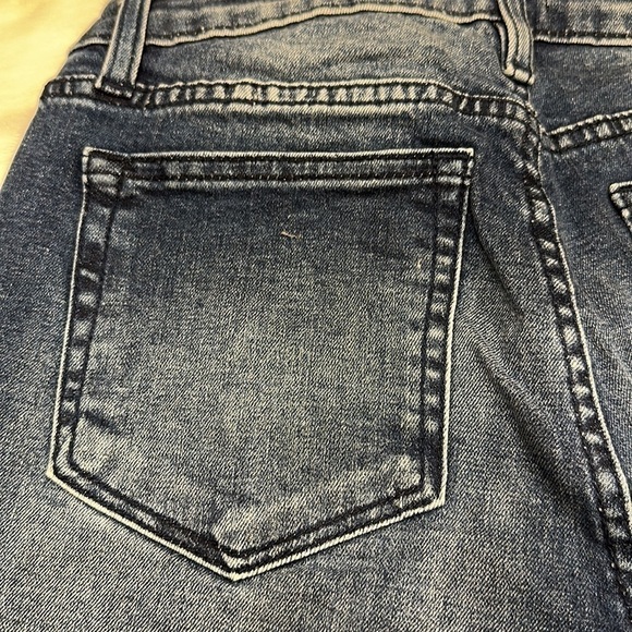 Md. Blue skinny jeans with bling size 28 - Picture 8 of 17